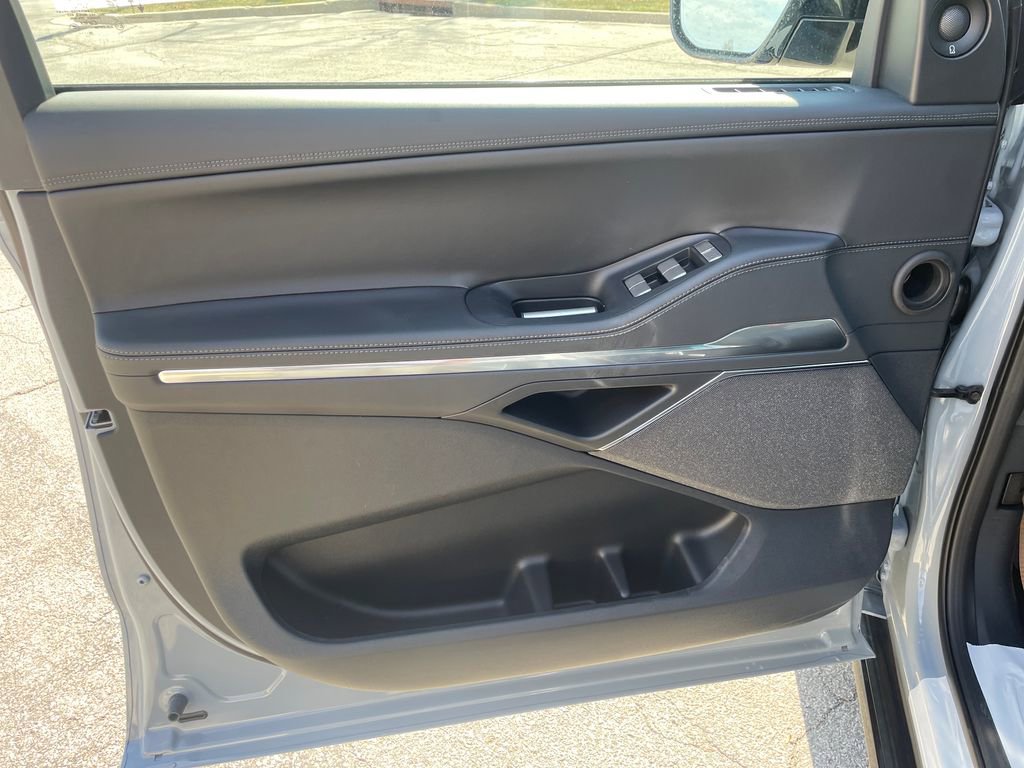 New 2025 Lincoln Navigator Reserve w/ Jet Appearance Package image 10