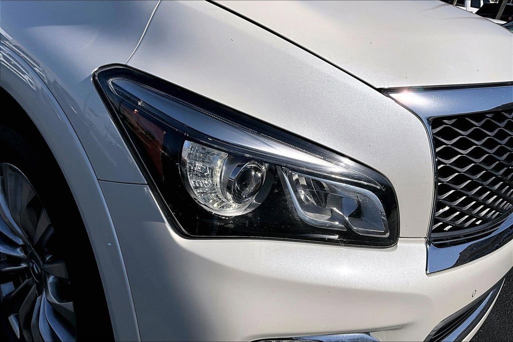 Used 2017 INFINITI QX80 4WD w/ Driver Assistance Package image 29