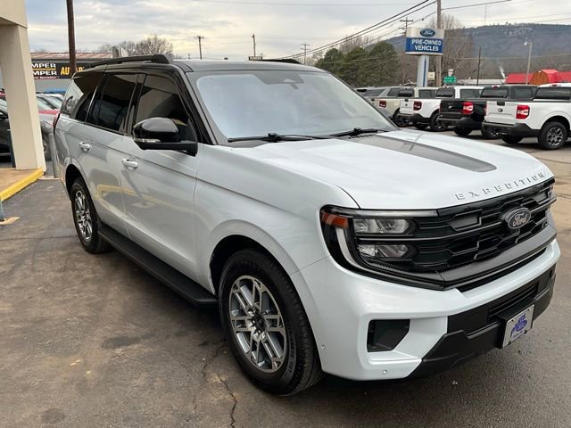 Used 2025 Ford Expedition Active image 12