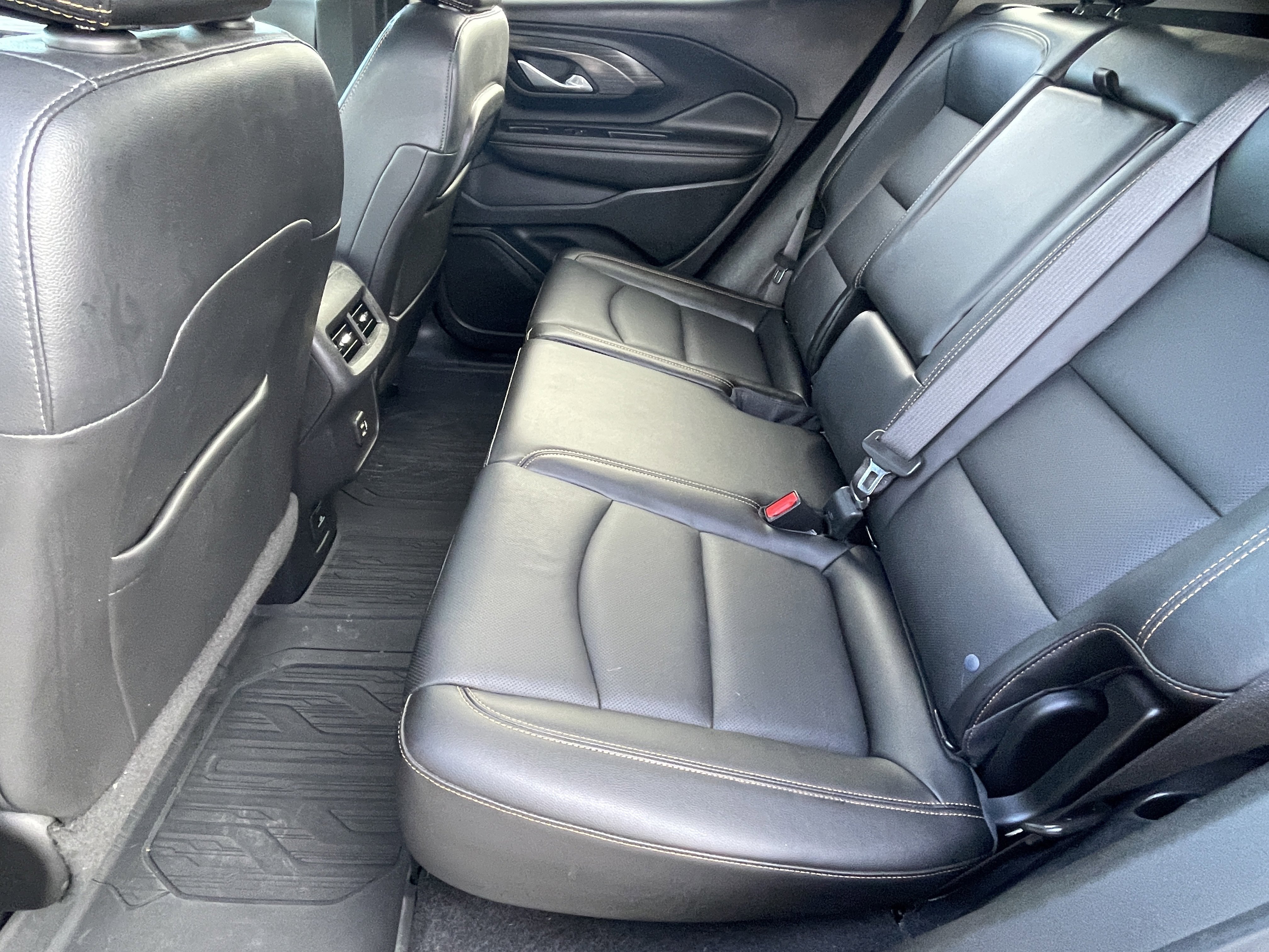 Used 2021 GMC Terrain SLT image 14