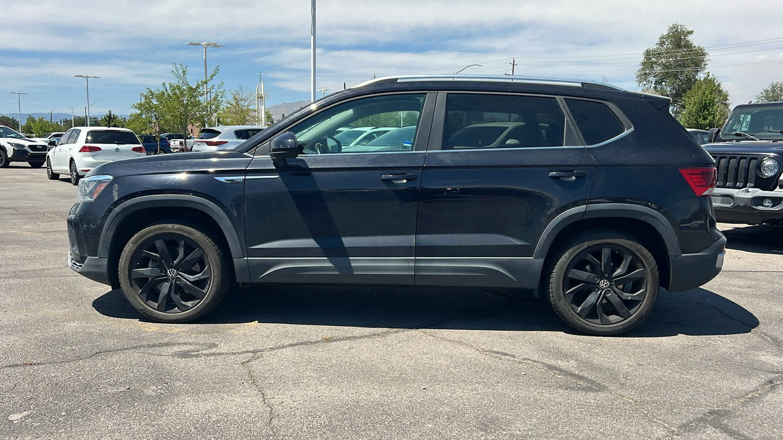 Used 2022 Volkswagen Taos SE AWD/4WD image 8