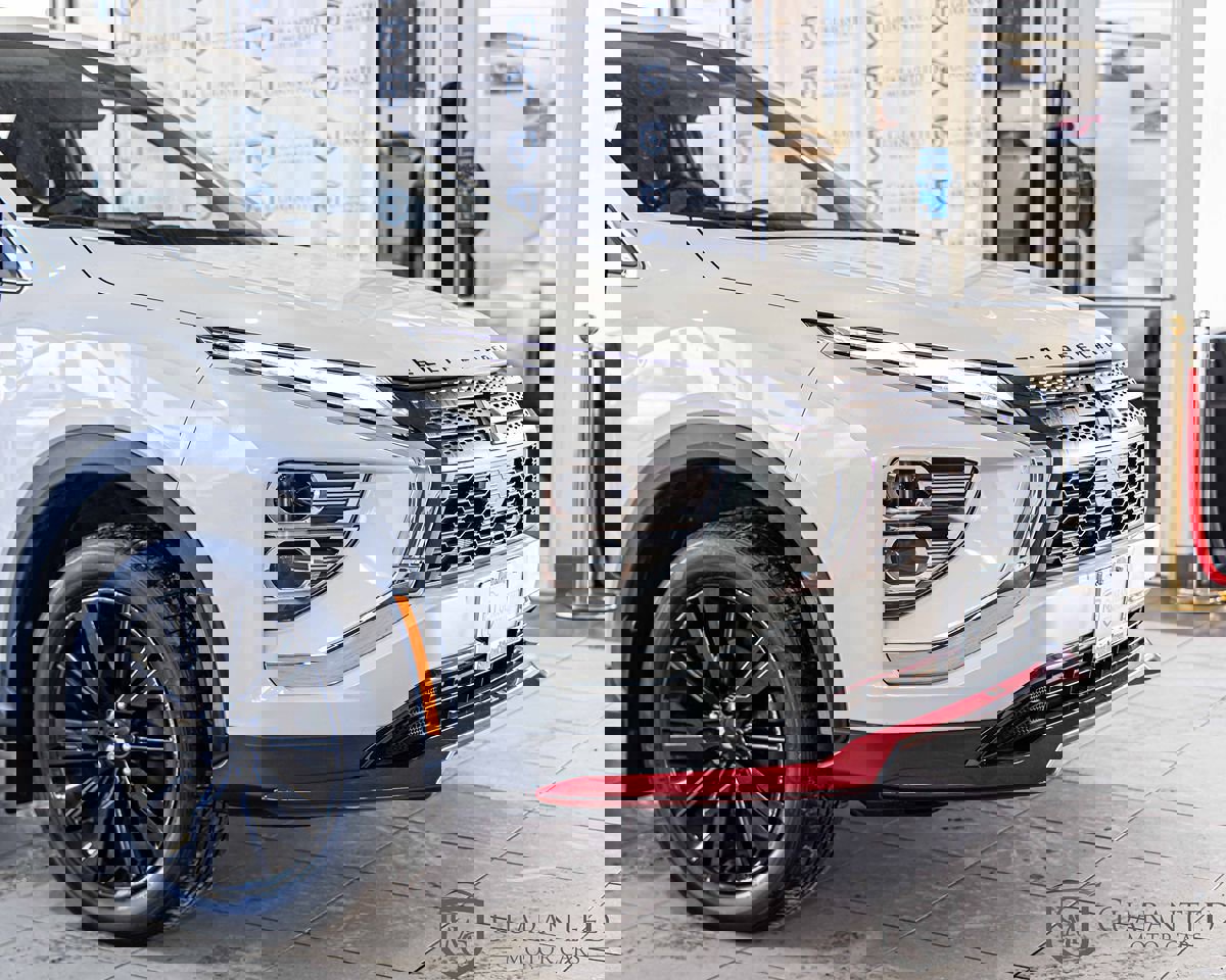 Used 2023 Mitsubishi Eclipse Cross Ralliart image 4