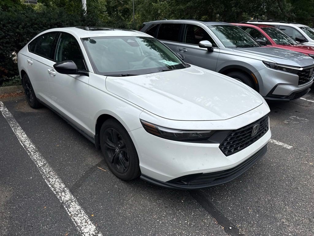 Certified 2025 Honda Accord SE image 4
