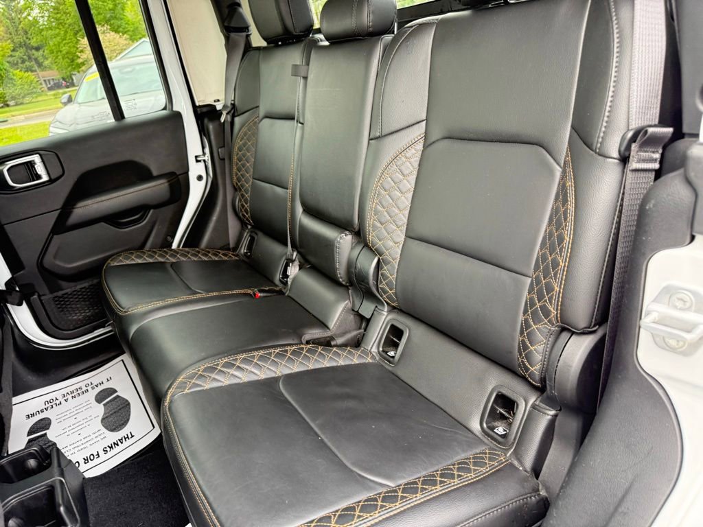 Used 2023 Jeep Gladiator Overland AWD/4WD image 19