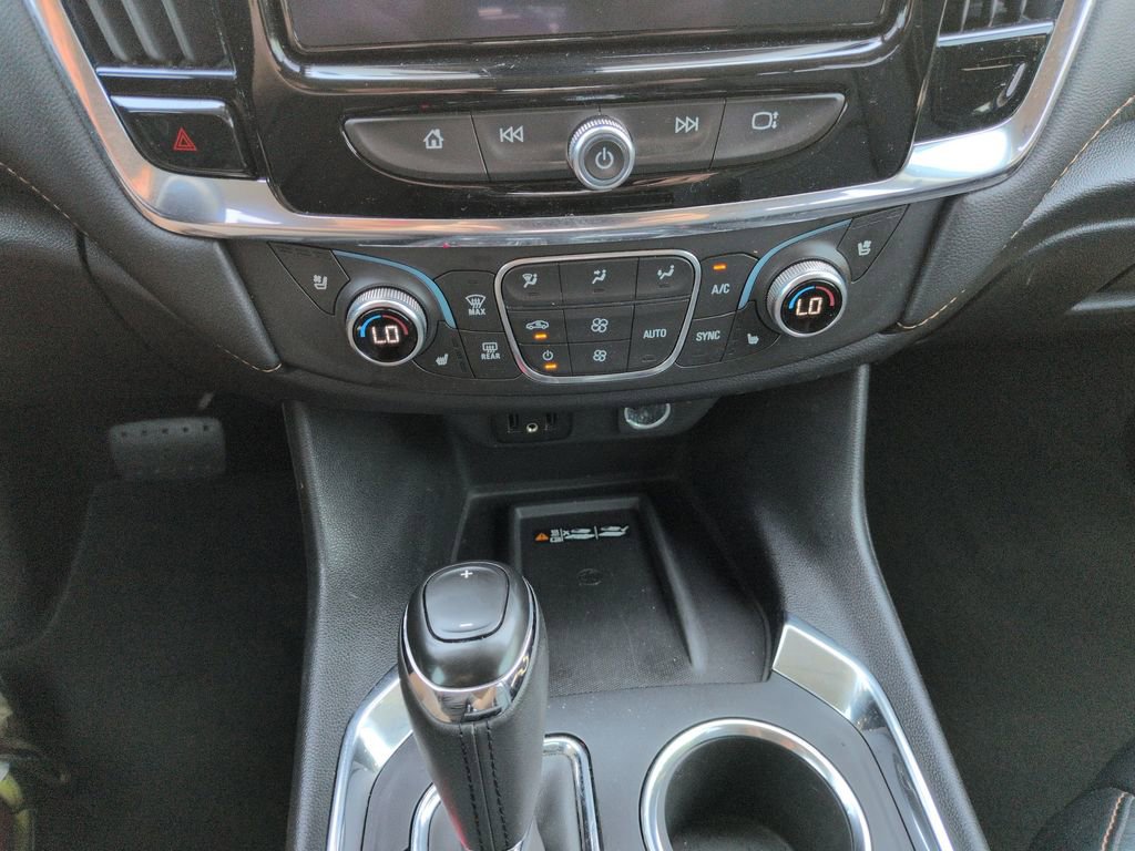 Used 2019 Chevrolet Traverse Premier w/ Driver Confidence II Package FWD image 18