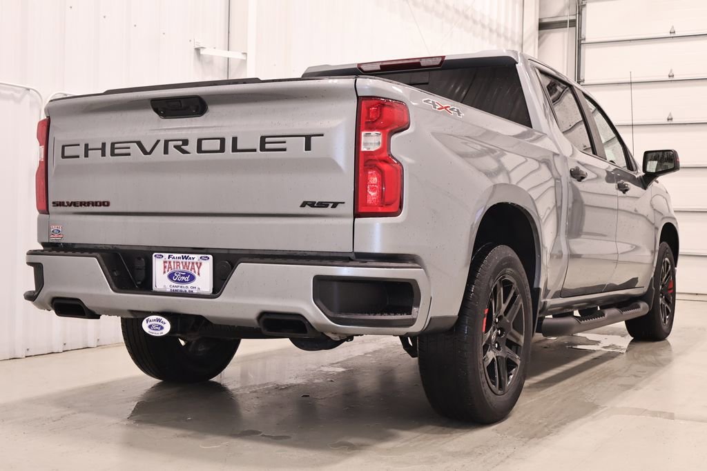 Used 2023 Chevrolet Silverado 1500 RST w/ Redline Edition AWD/4WD image 10