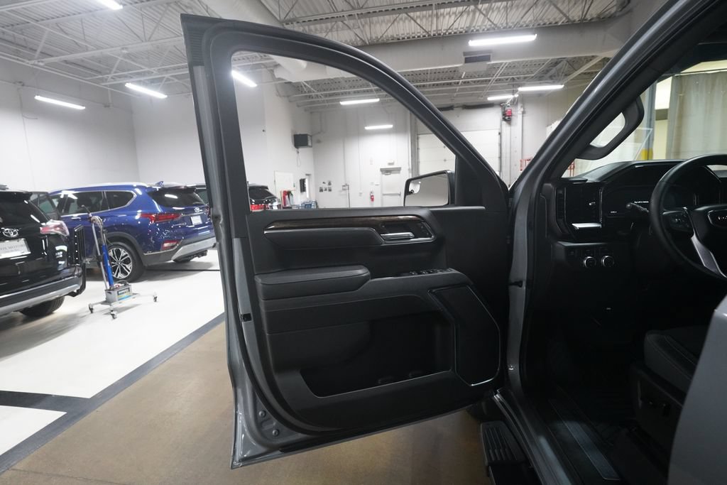 Used 2025 GMC Sierra 1500 Elevation AWD/4WD image 27