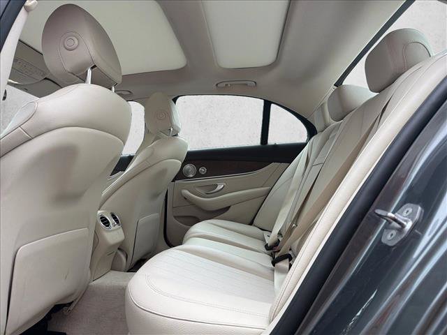 Used 2018 Mercedes-Benz E 300 4MATIC image 22