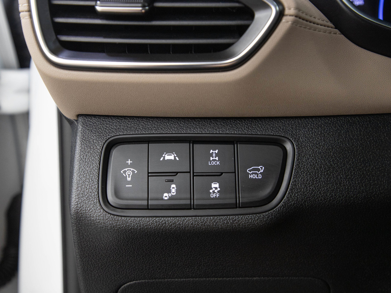 Used 2020 Hyundai Santa Fe Limited AWD/4WD image 27