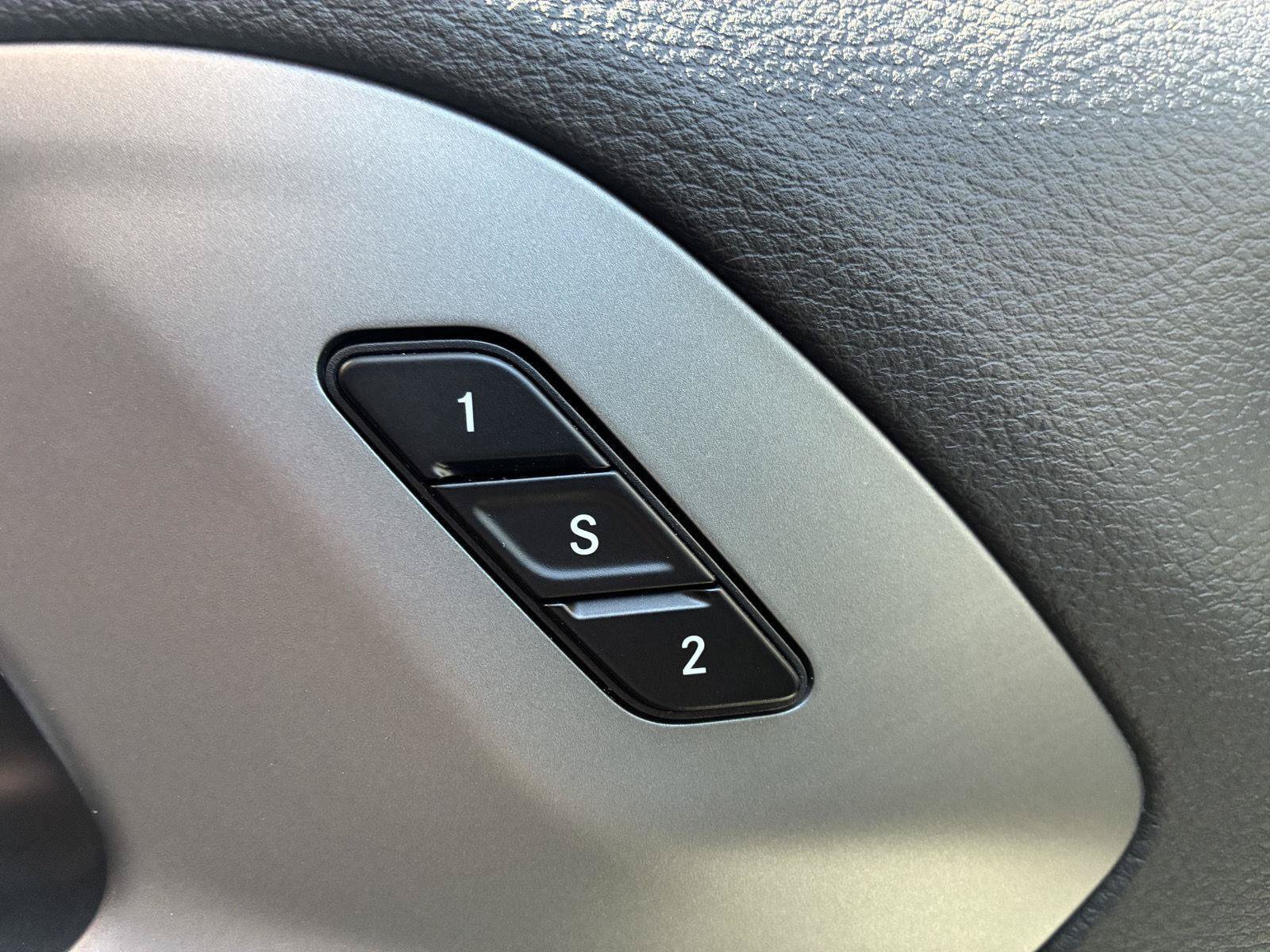 New 2027 Chrysler Pacifica Select AWD/4WD image 31