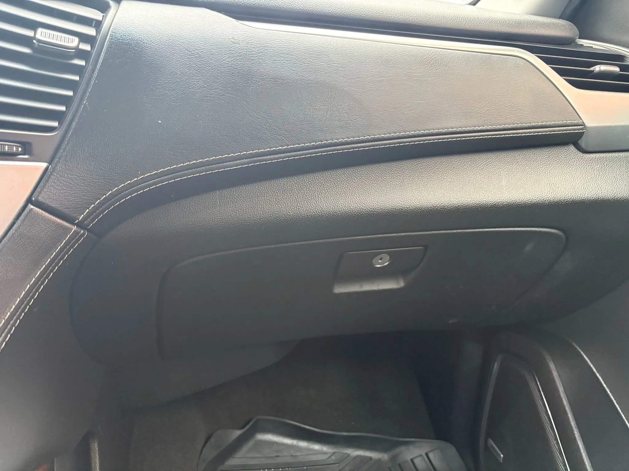 Used 2018 Chevrolet Tahoe Premier AWD/4WD image 23
