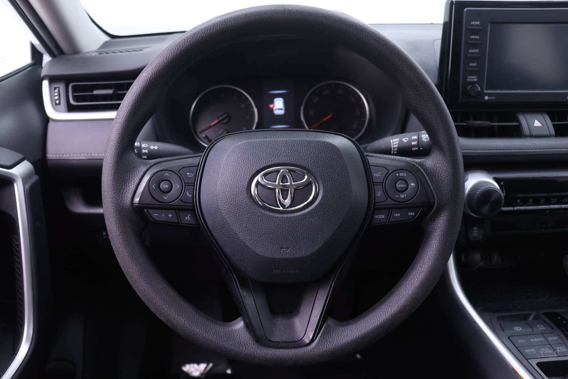 Used 2021 Toyota RAV4 LE AWD/4WD image 13