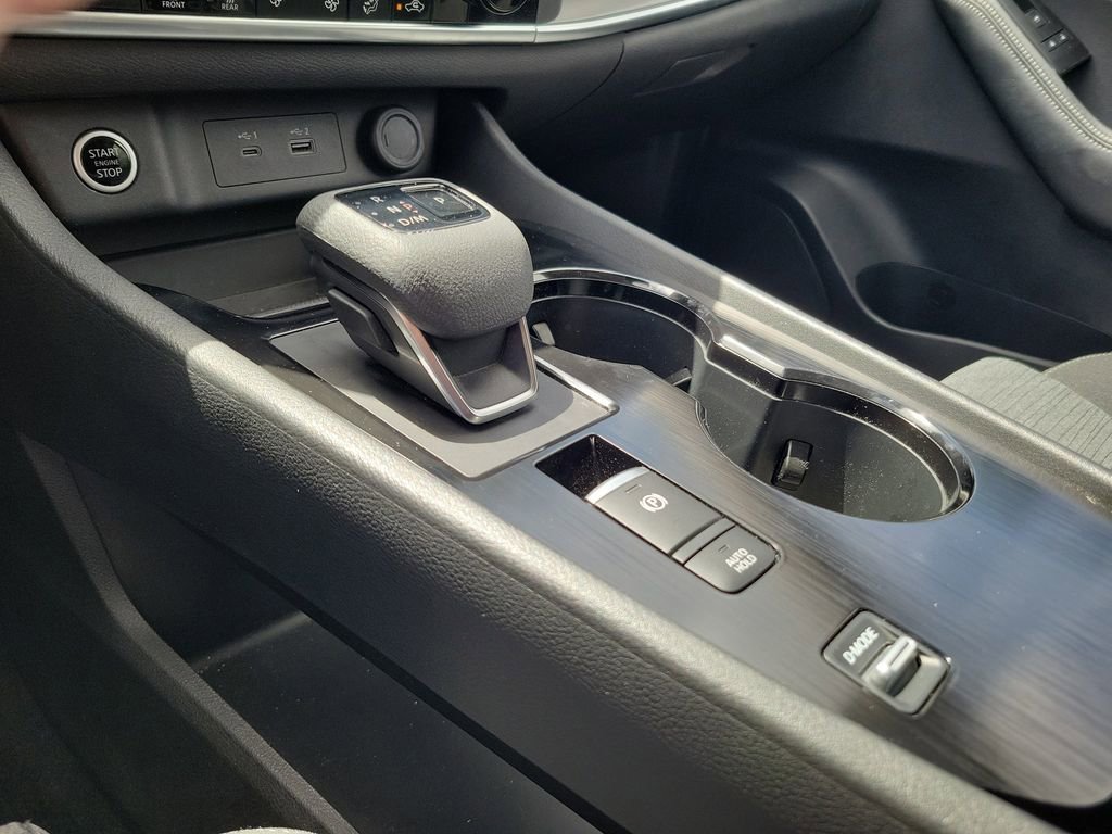 Certified 2023 Nissan Rogue SV image 31