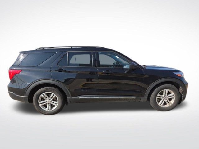 Certified 2024 Ford Explorer XLT w/ Equipment Group 202A RWD image 11