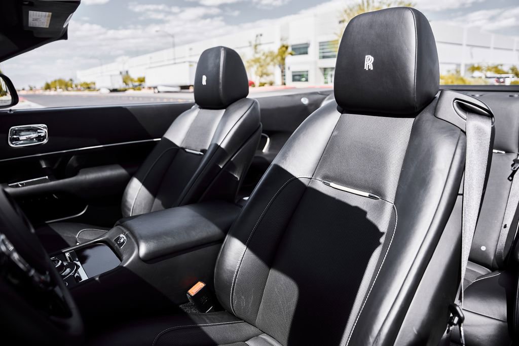 Used 2018 Rolls-Royce Dawn RWD image 44
