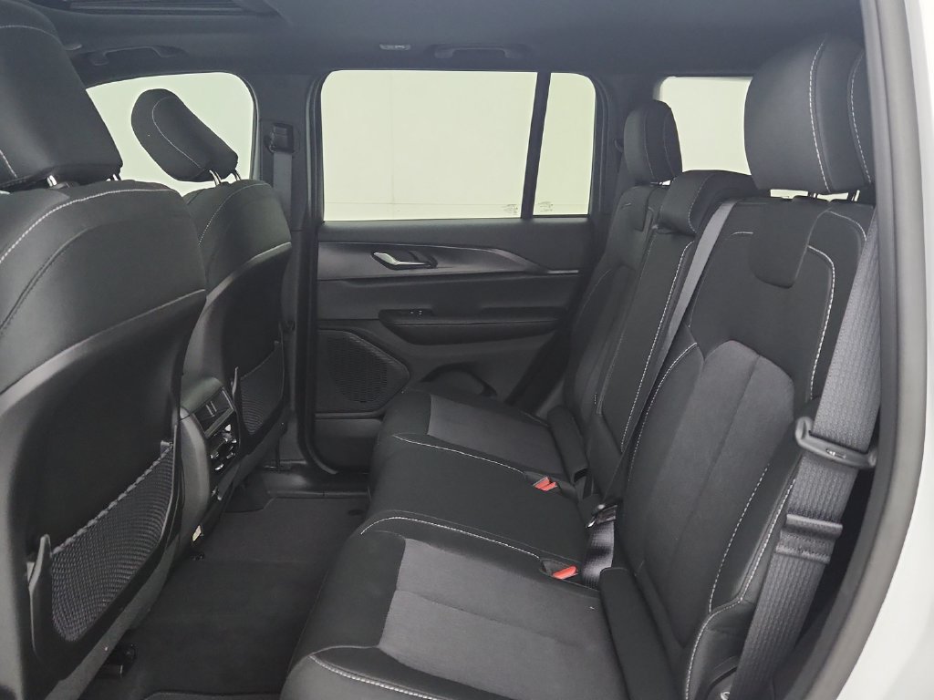 New 2026 Jeep Grand Cherokee Laredo X AWD/4WD image 29