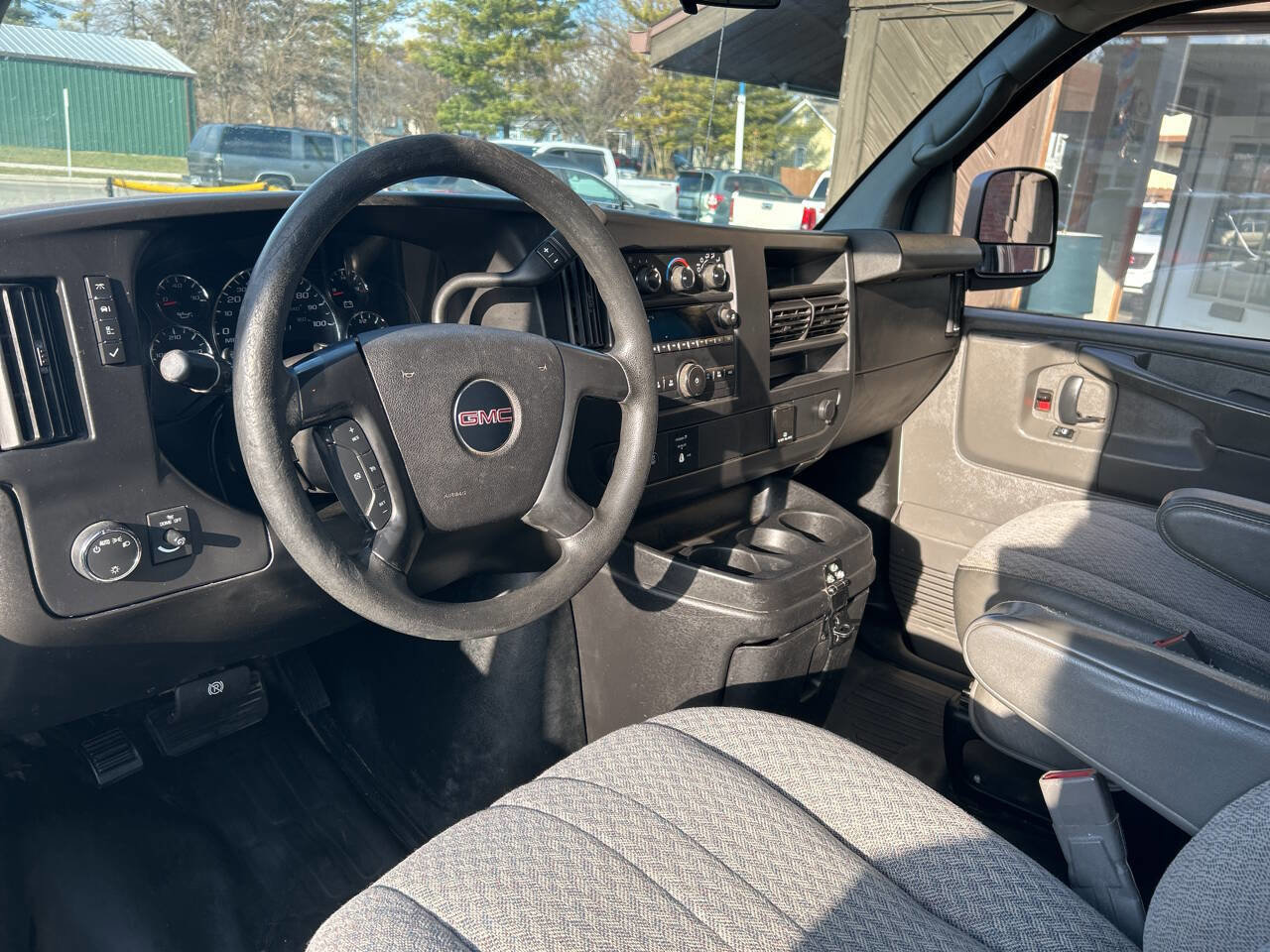 Used 2015 GMC Savana 2500 RWD image 12