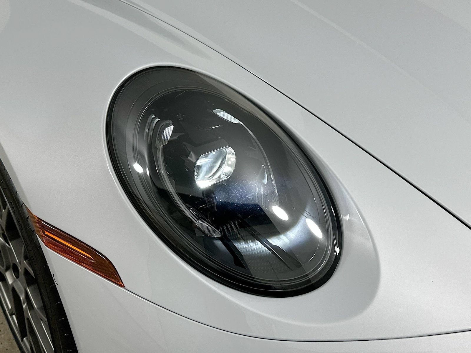 Used 2025 Porsche 911 Carrera w/ Premium Package RWD image 9