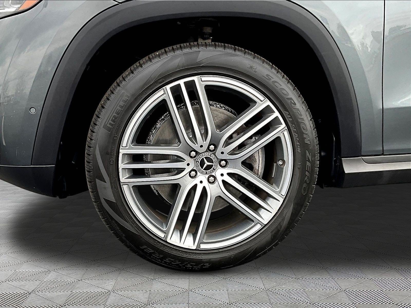 Used 2025 Mercedes-Benz GLS 450 4MATIC image 34