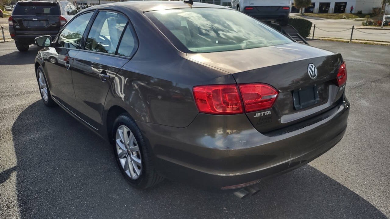 Used 2012 Volkswagen Jetta SE FWD image 5
