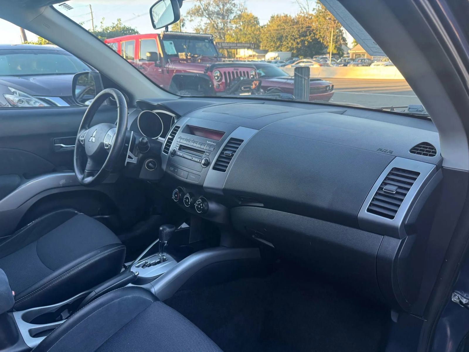 Used 2009 Mitsubishi Outlander SE image 19