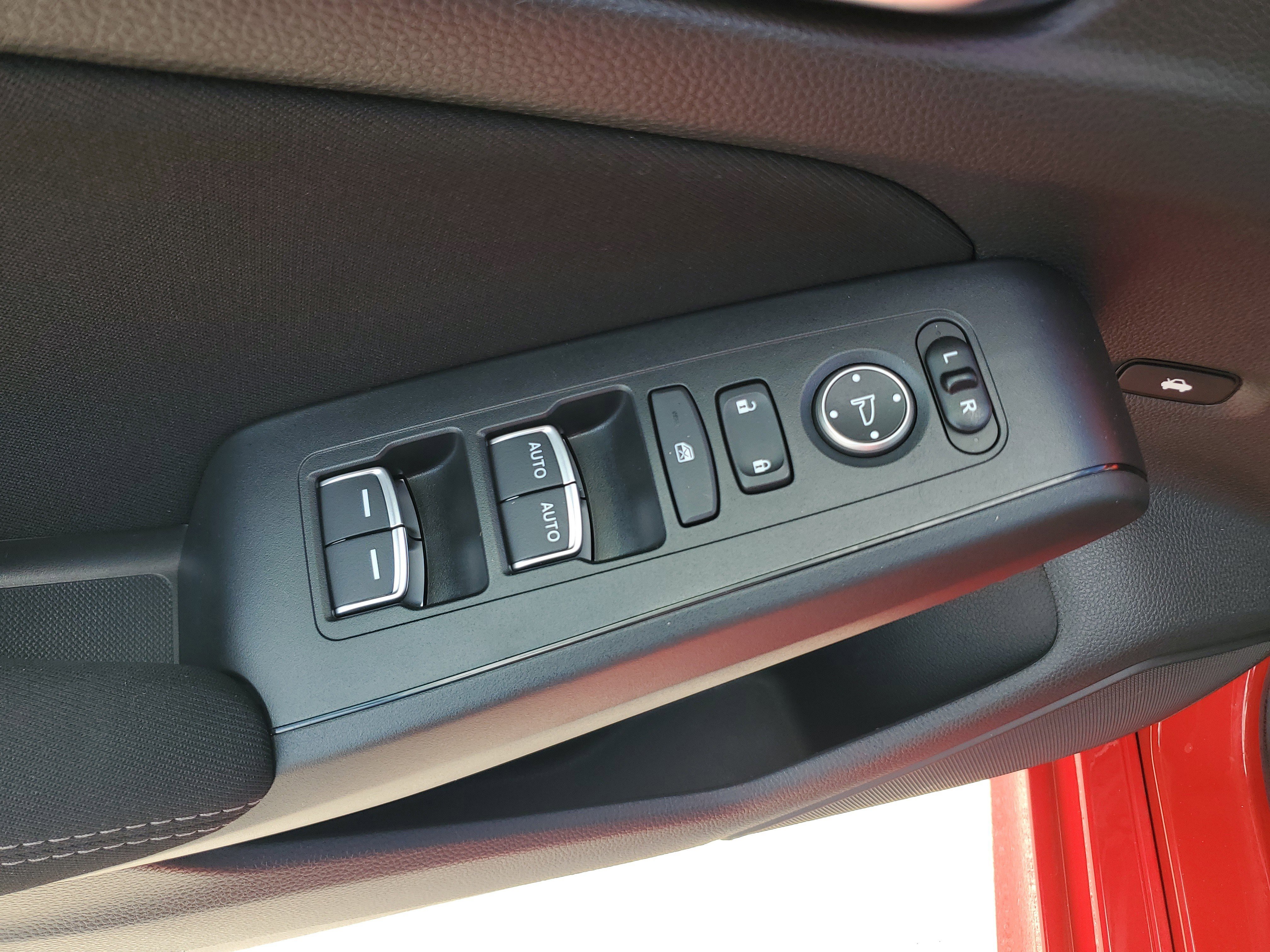 Used 2023 Honda Civic Sport image 25