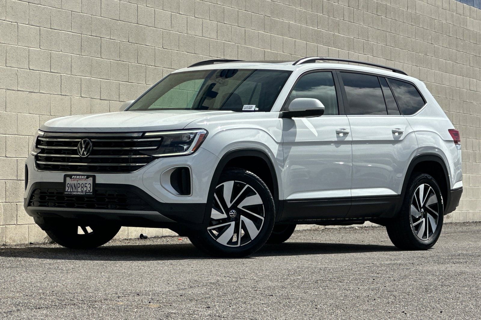Used 2024 Volkswagen Atlas SE FWD image 8