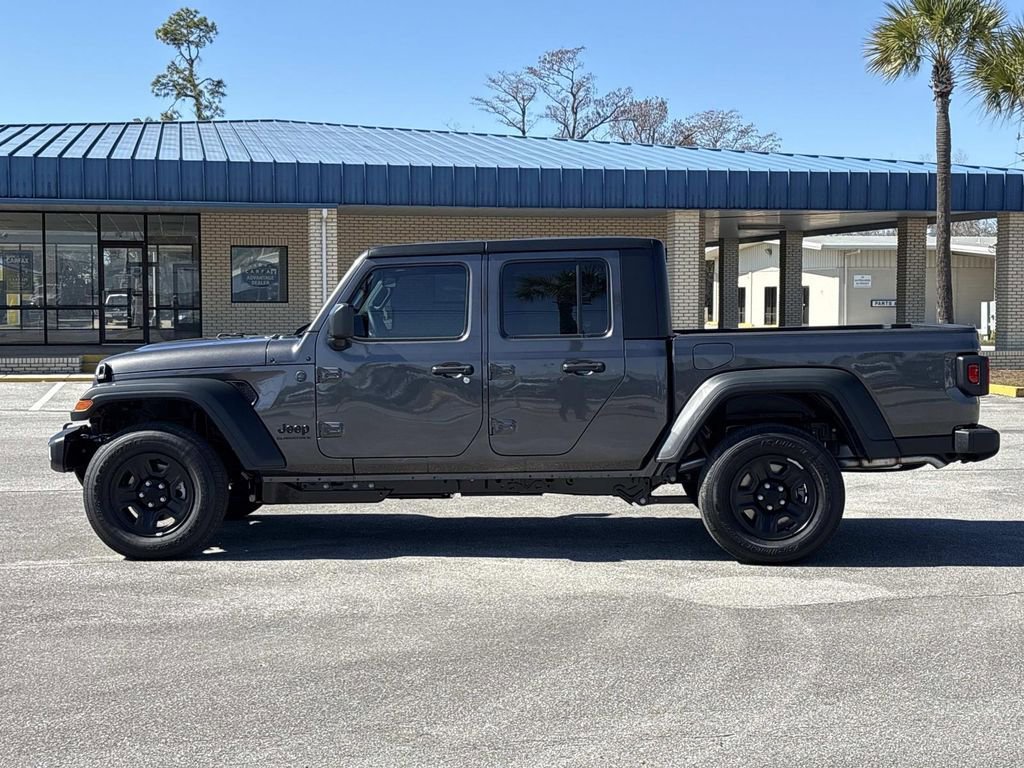 New 2026 Jeep Gladiator Sport AWD/4WD image 2