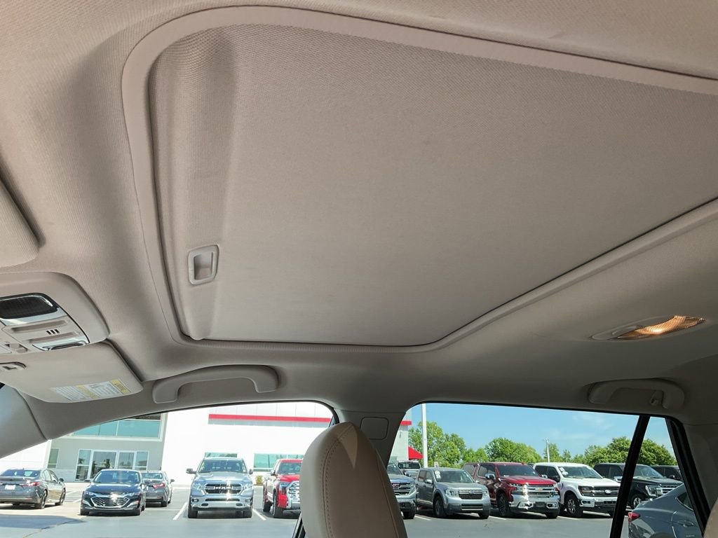 Used 2017 Subaru Outback 2.5i Limited AWD/4WD image 6