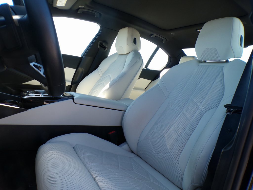 Certified 2025 BMW i5 xDrive40 w/ M Sport Package image 13