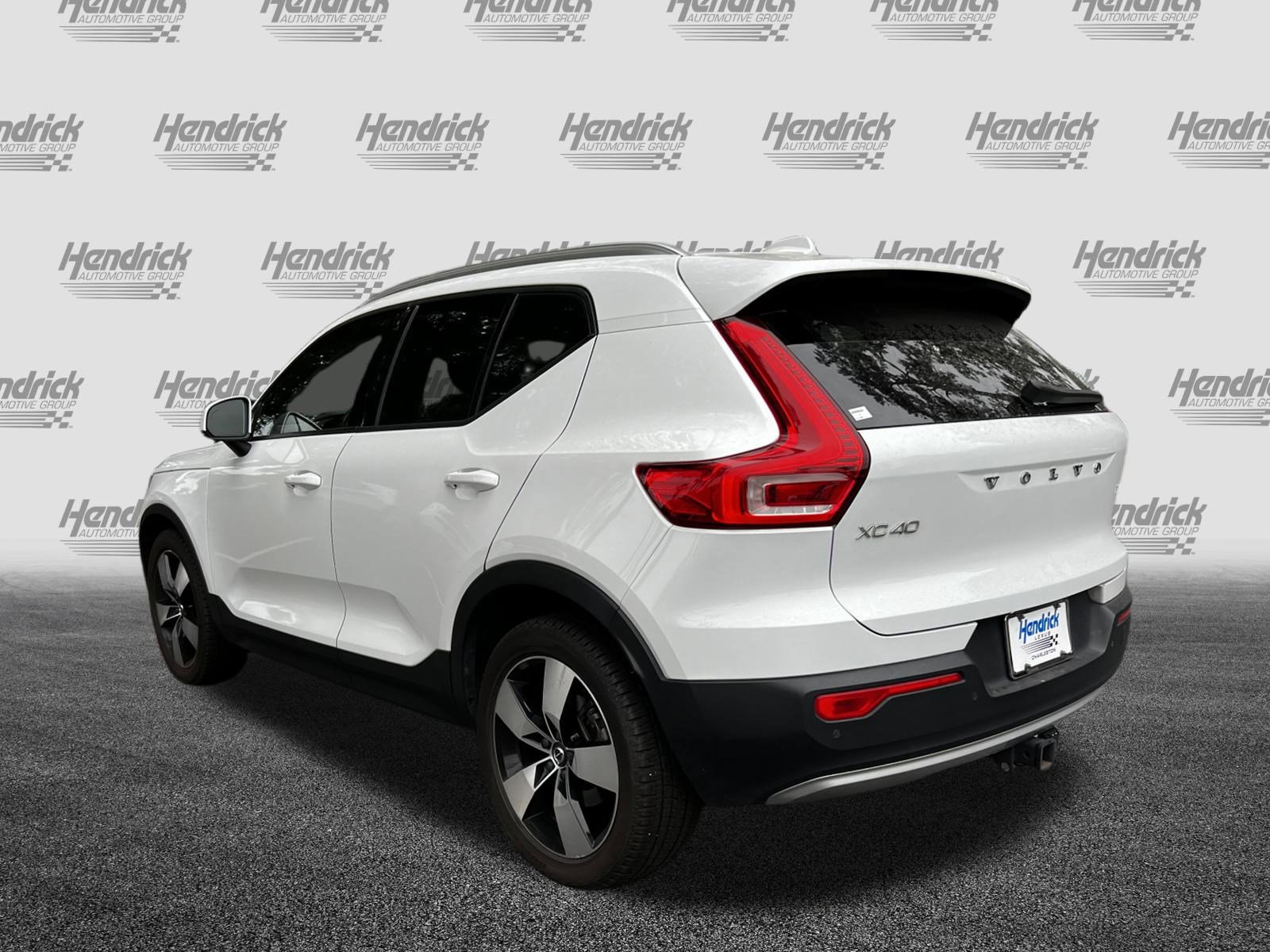 Used 2021 Volvo XC40 T5 Momentum w/ Protection Package Premier AWD/4WD image 7