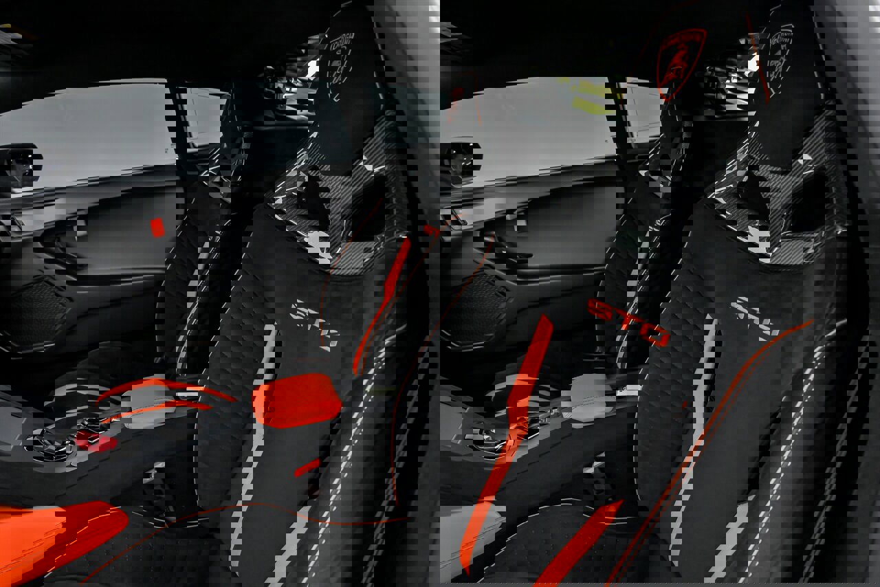 Used 2023 Lamborghini Huracan STO image 19