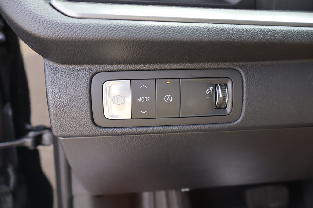 New 2026 Chevrolet Traverse LT FWD image 16