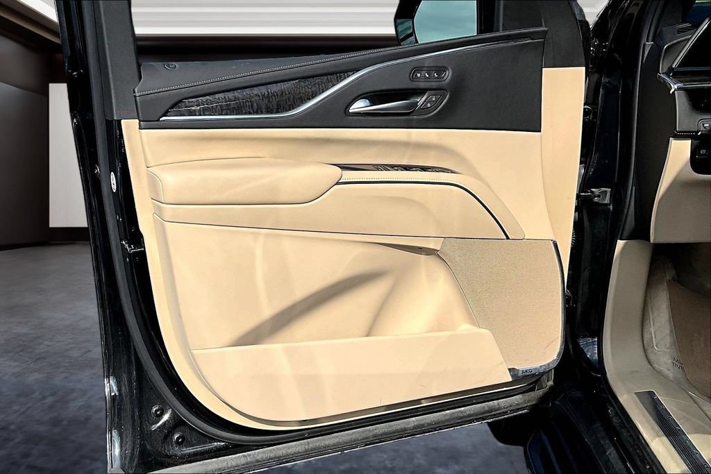 Used 2023 Cadillac Escalade Premium Luxury w/ LPO, Floor Liner Package AWD/4WD image 20