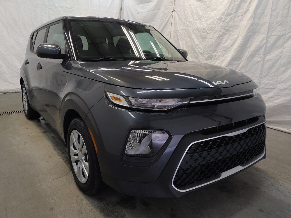Used 2022 Kia Soul LX image 13