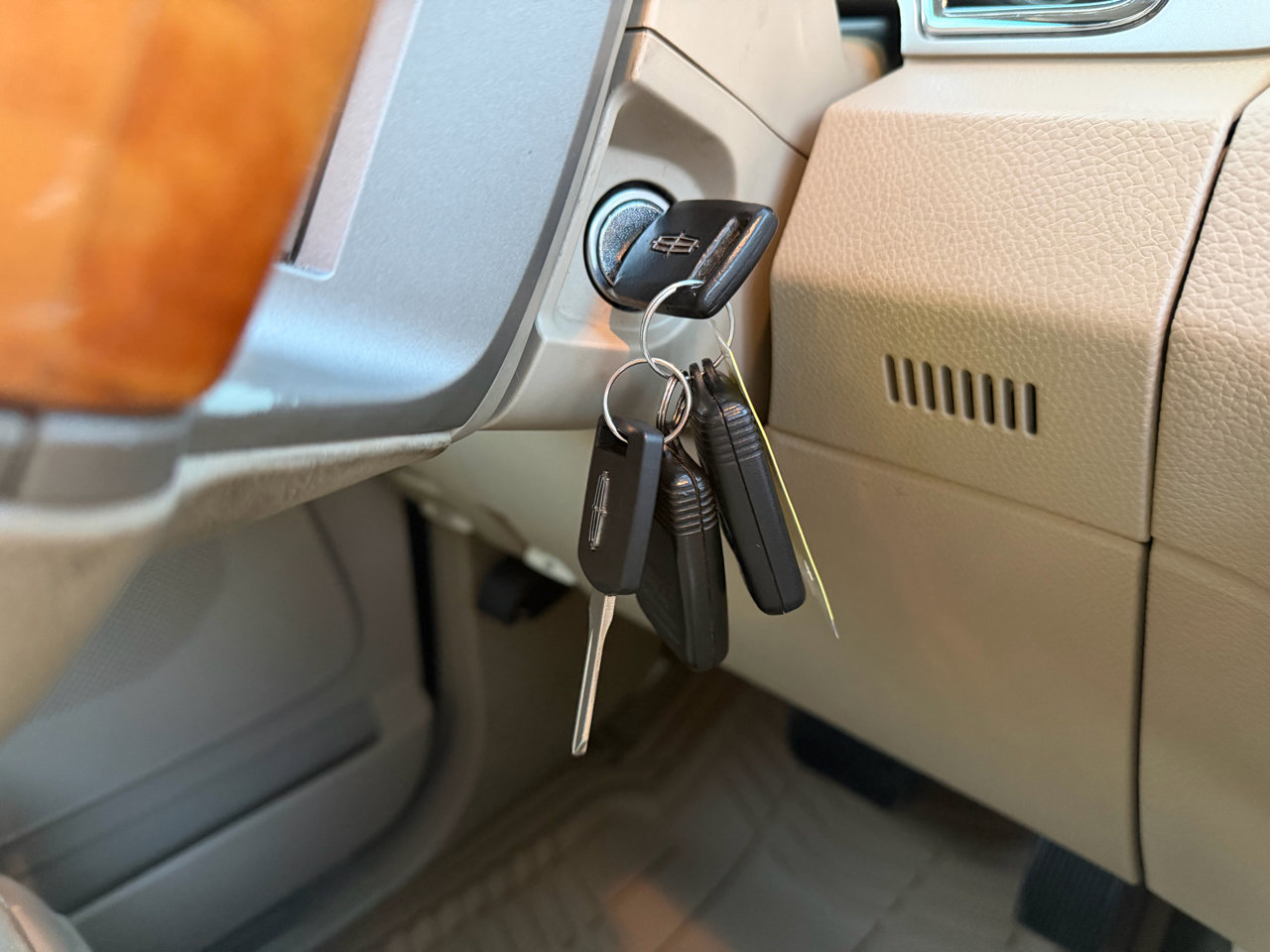 Used 2008 Lincoln Navigator 4WD image 26