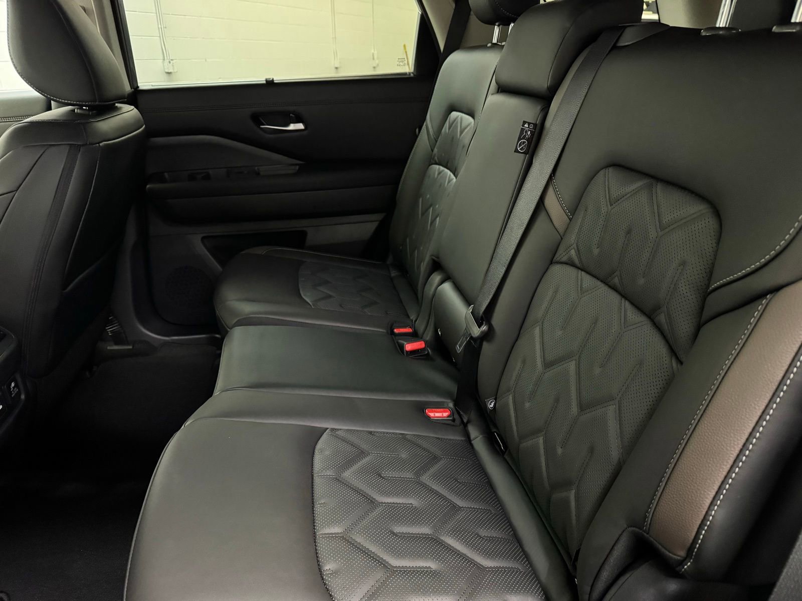 New 2026 Nissan Pathfinder Platinum image 12