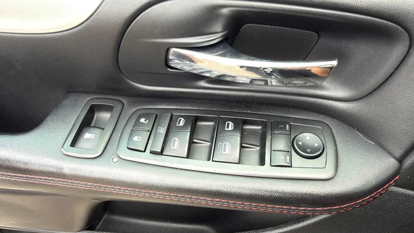 Used 2014 Dodge Grand Caravan R/T w/ Driver Convenience Group FWD image 30