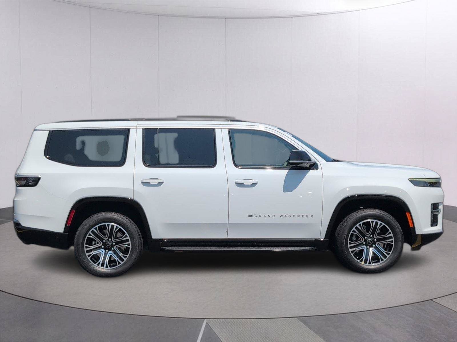 New 2026 Jeep Grand Wagoneer 4WD w/ Premium Group I image 8