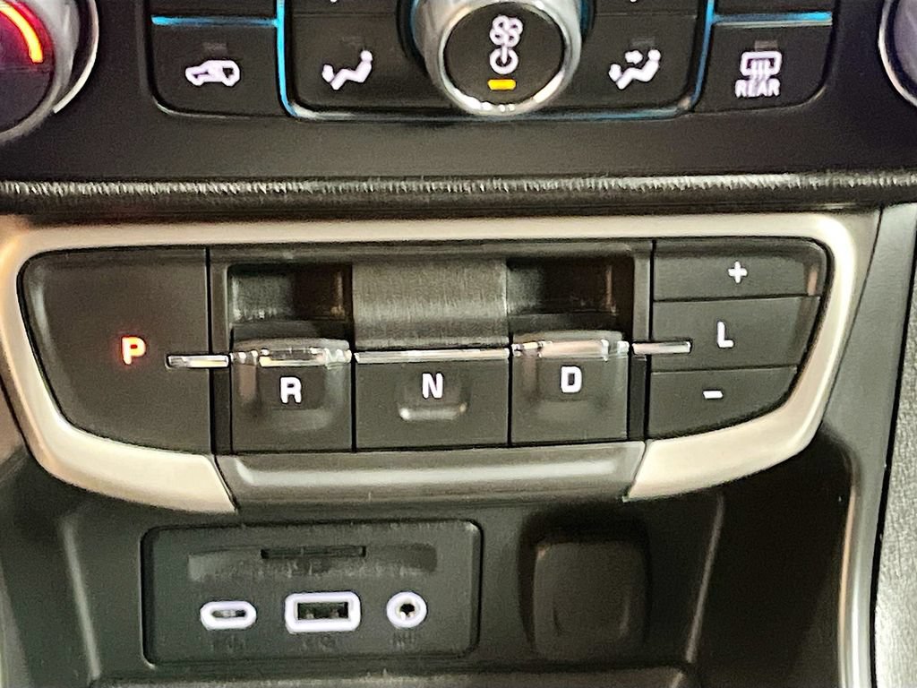 Used 2024 GMC Terrain Denali w/ Denali Premium Package AWD/4WD image 17