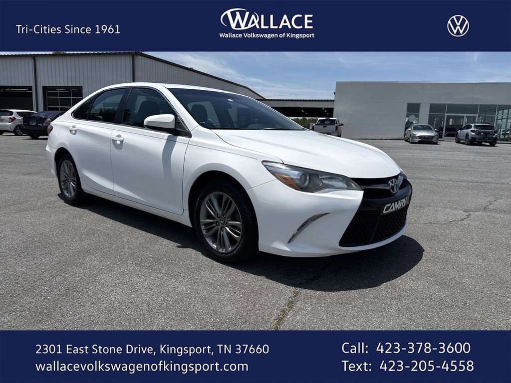 Used 2015 Toyota Camry SE FWD image 1