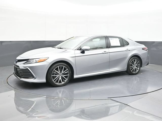 Used 2024 Toyota Camry XLE FWD image 7