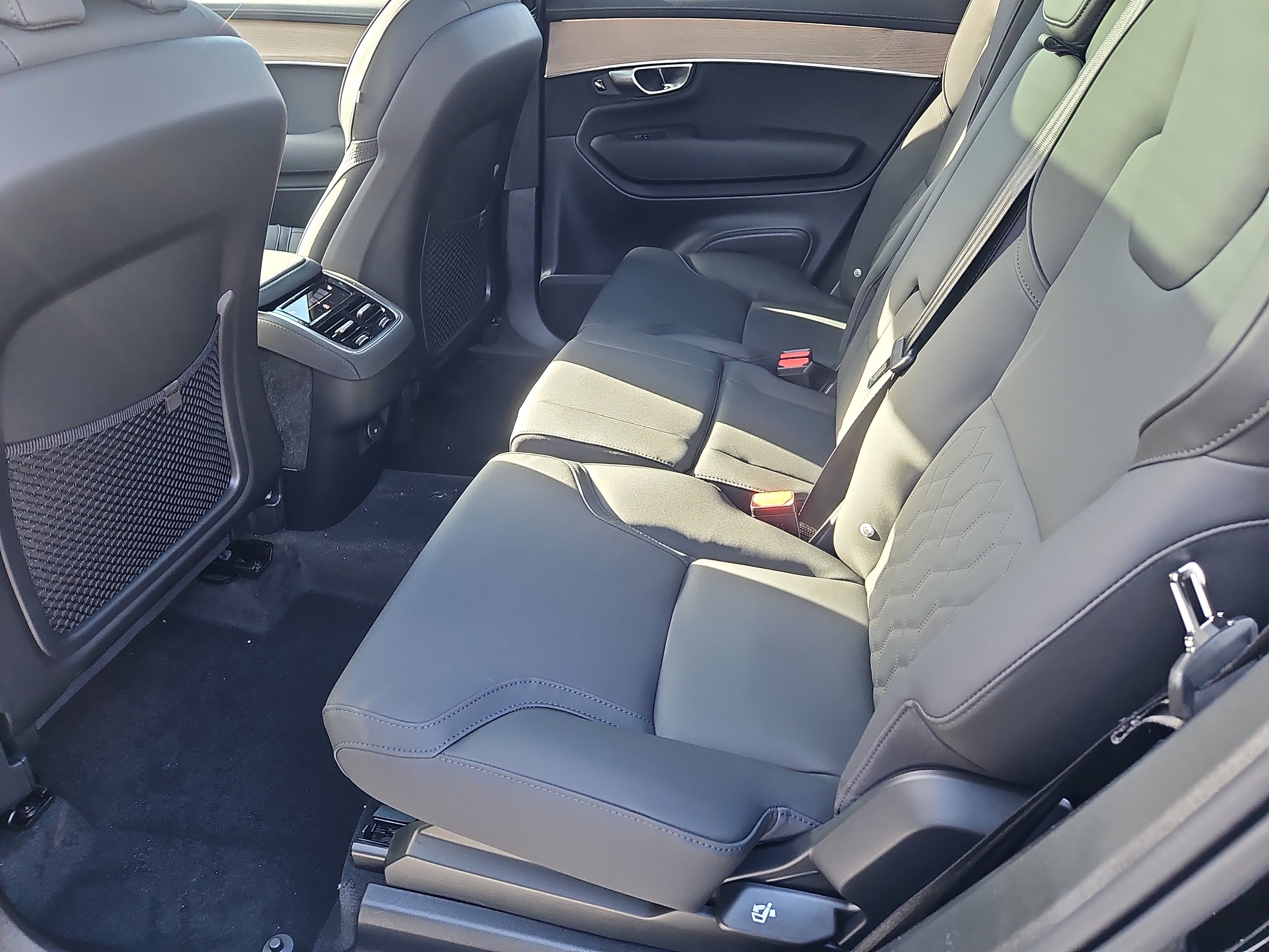 New 2026 Volvo XC90 B6 Plus w/ Protection Package Premier image 23