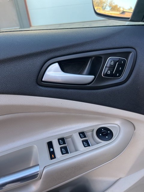 Used 2019 Ford Escape Titanium image 12