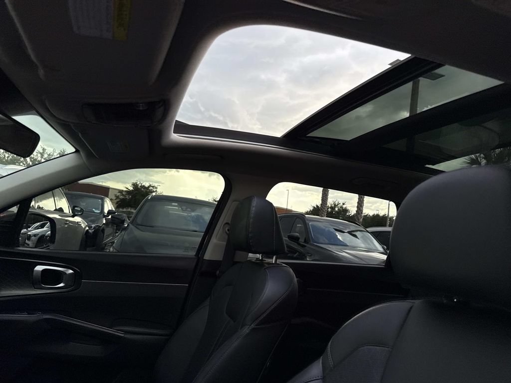 Used 2022 Kia Sorento S w/ Panoramic Sunroof Package FWD image 27