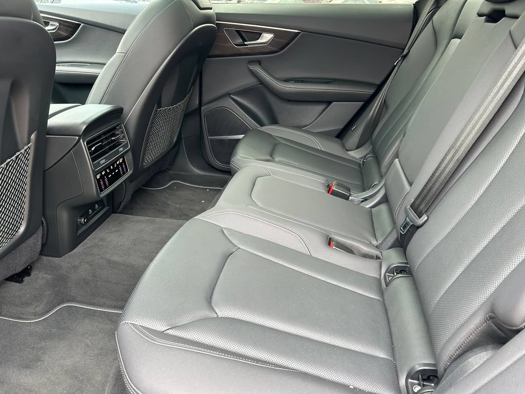 Used 2023 Audi Q8 Premium Plus w/ Premium Plus Package AWD/4WD image 16