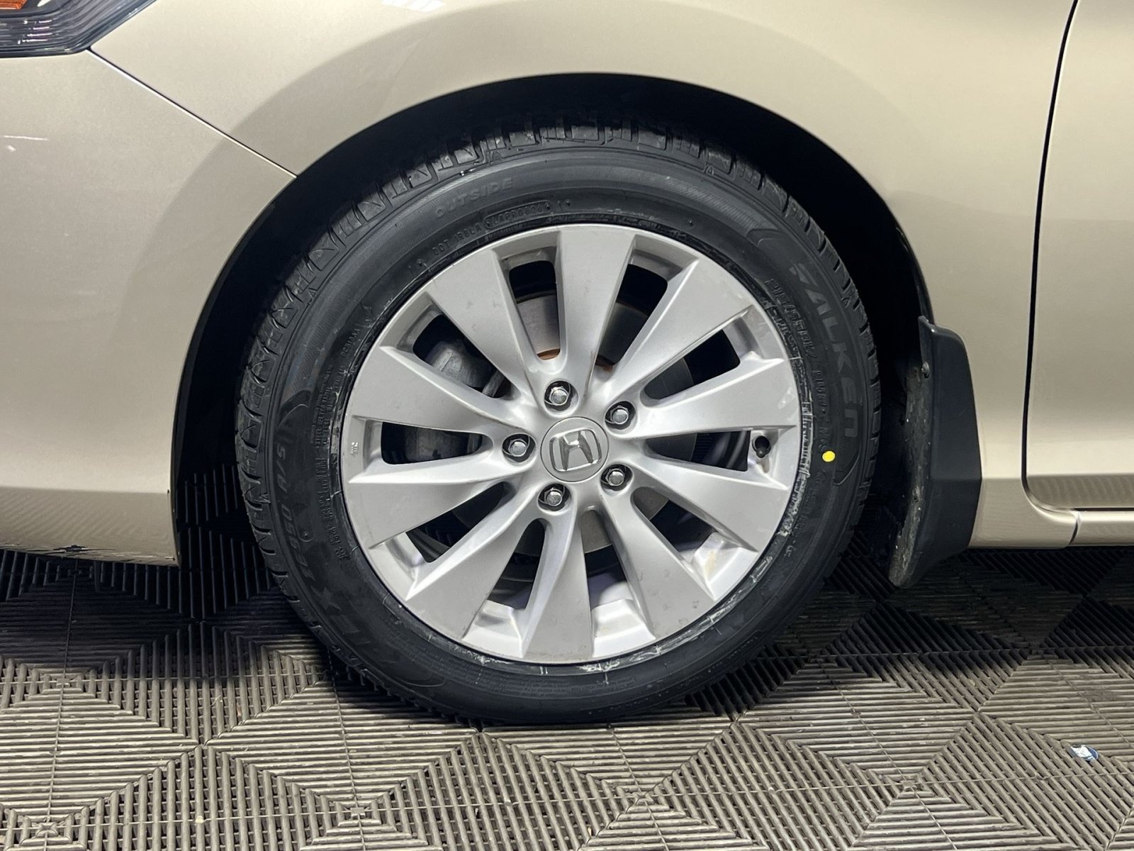 Used 2014 Honda Accord EX image 12