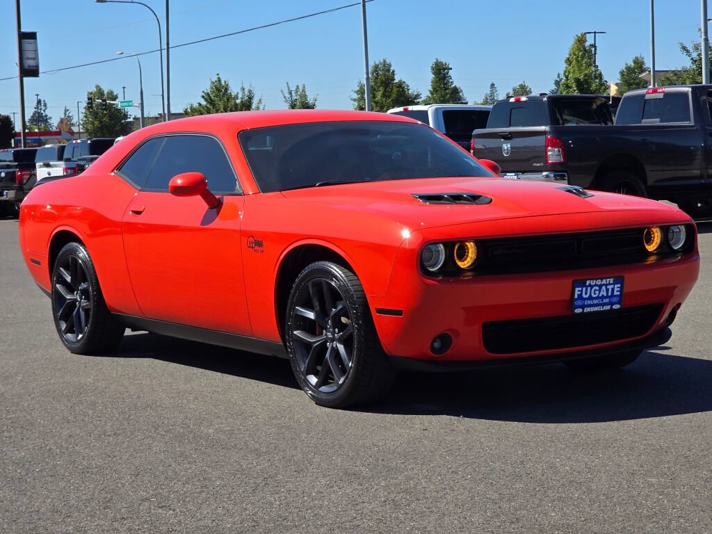 Used 2022 Dodge Challenger SXT w/ Blacktop Package RWD image 4