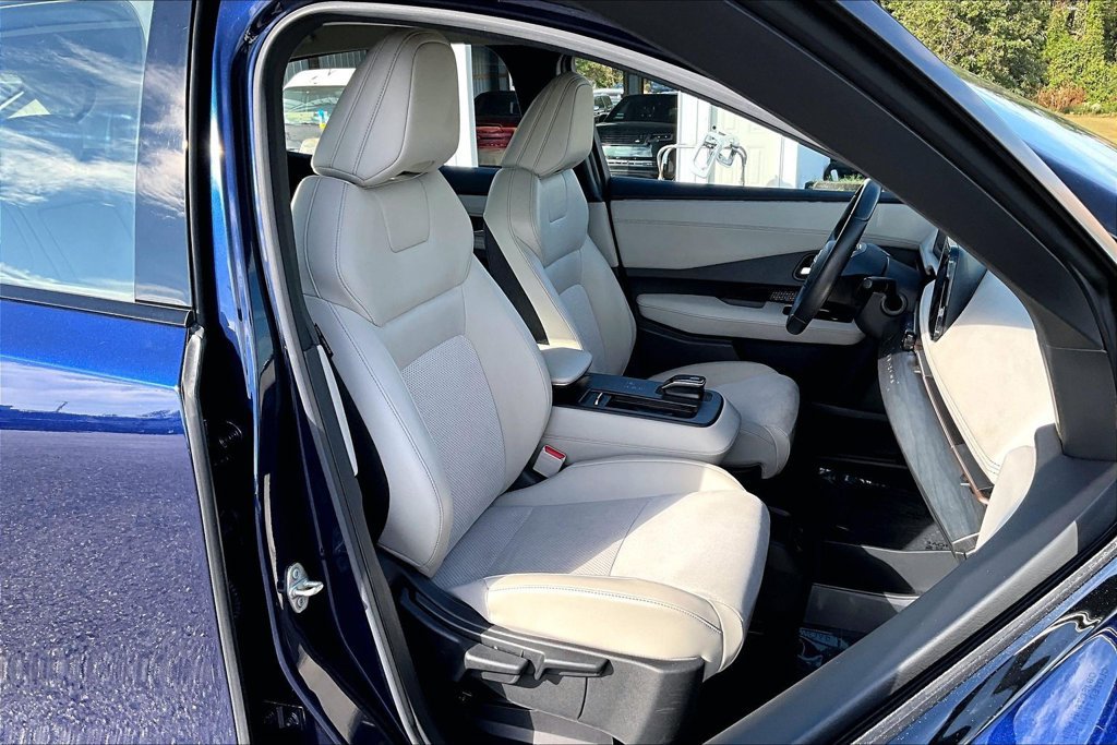 Used 2023 Nissan Ariya AWD image 30