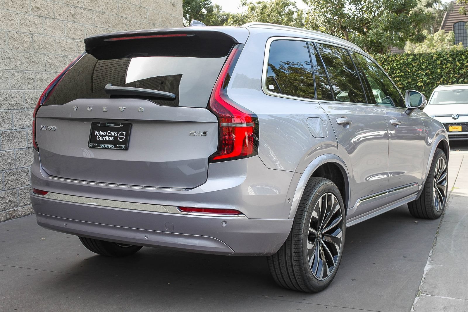 New 2026 Volvo XC90 B6 Plus w/ Protection Package Premier AWD/4WD image 6